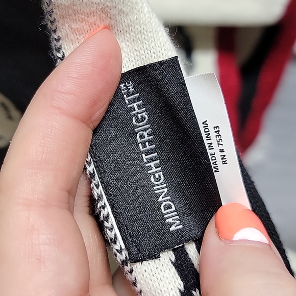 NWT Midnight Fright Cat Eye Glasses Skull Blanket Throw hanger not included - Picture 6 of 8